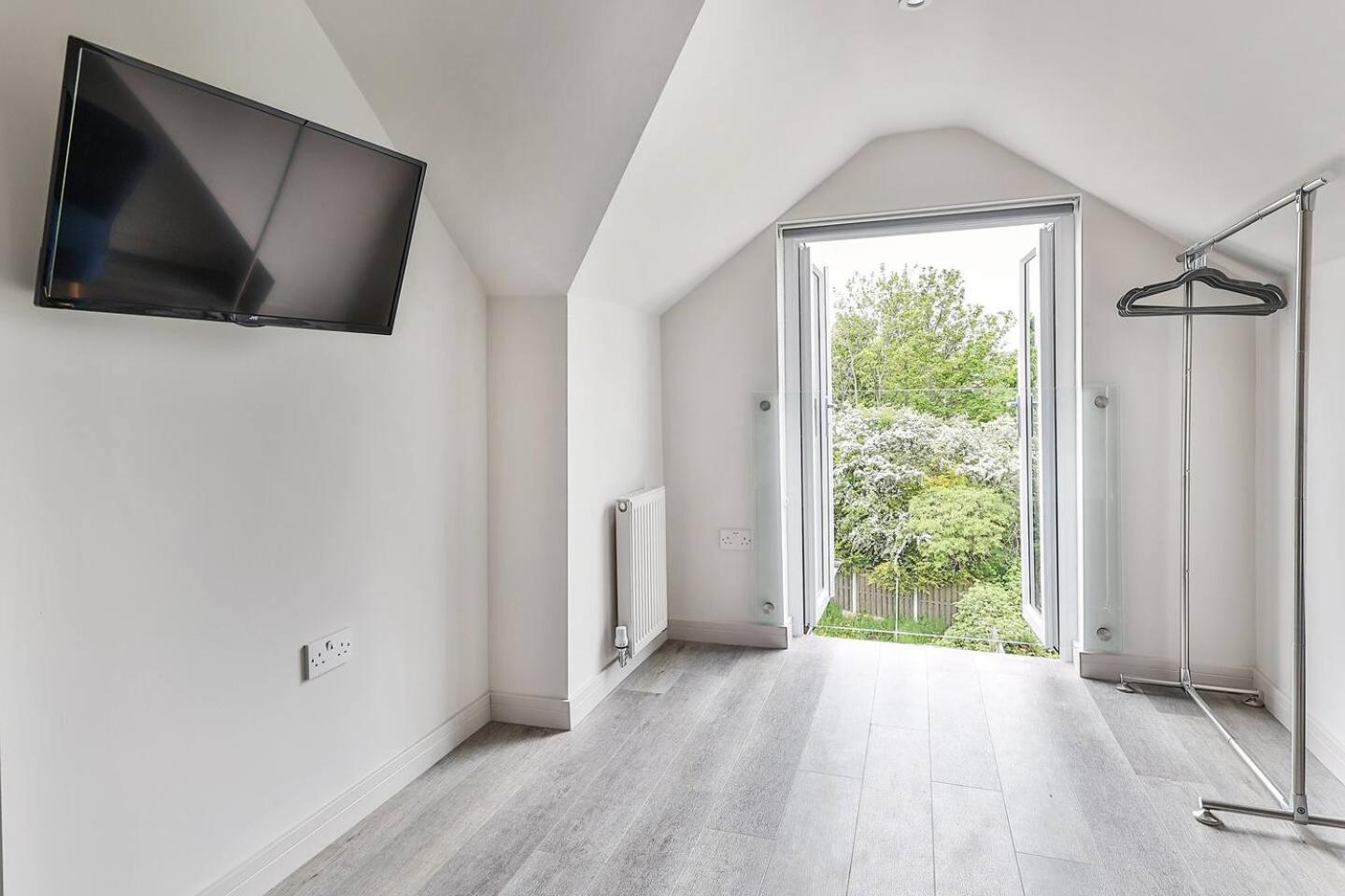 Newly Renovated 3 Bed 2 Bath Apartment & Parking Sheffield Bagian luar foto