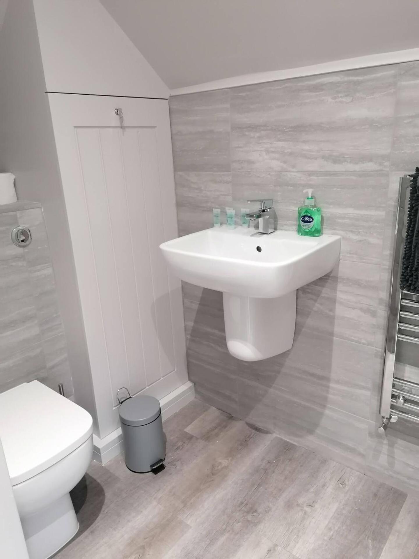 Newly Renovated 3 Bed 2 Bath Apartment & Parking Sheffield Bagian luar foto